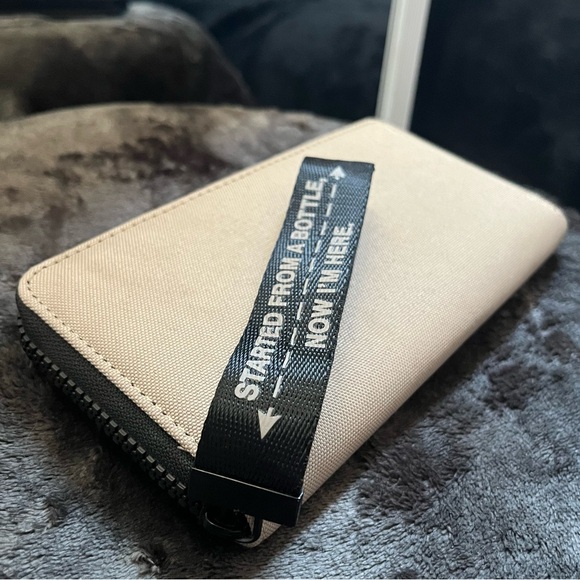 Wallet - Picture 2 of 7